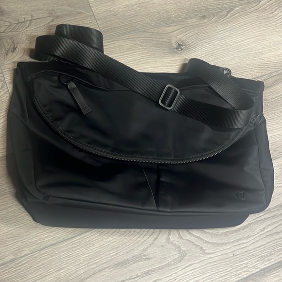 Lululemon All Night Festival Bag *Large
Black - Picture 2 of 16